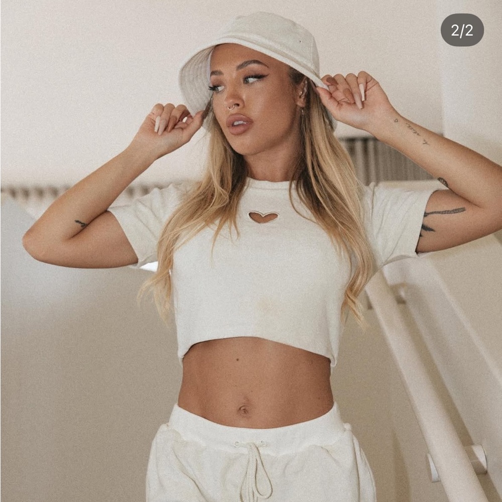 SASKI Sweetheart Cropped Tee